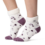 Calcetines para dormir Lite Orion para mujer con parte superior vuelta - Marfil y estrellas Cabernet